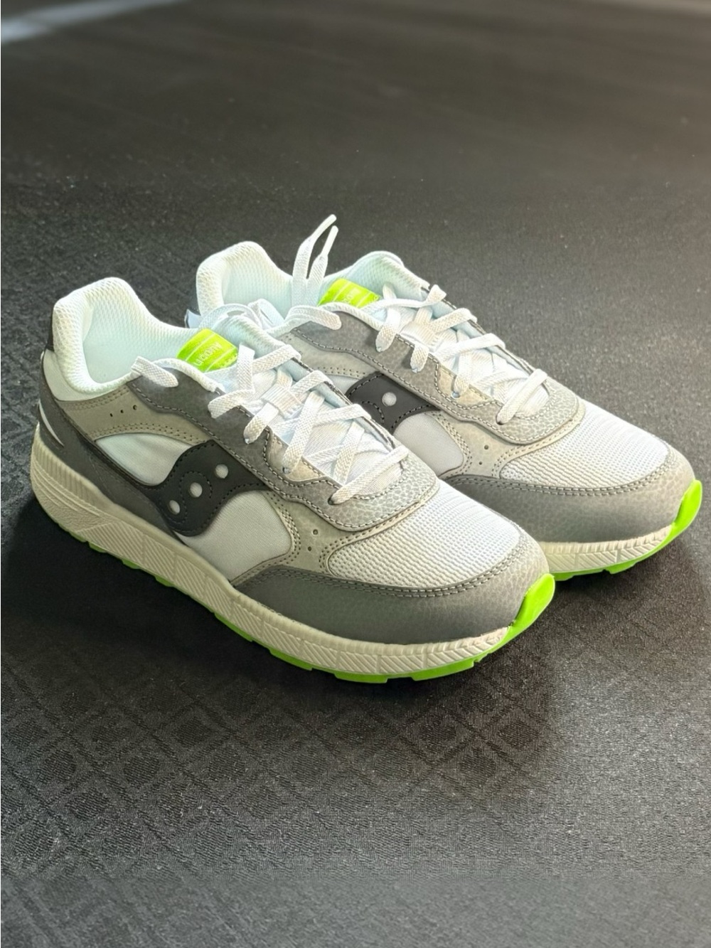 Saucony Eclipse KDZ Kids Size 4 White Grey Lime Sneakers New in Box